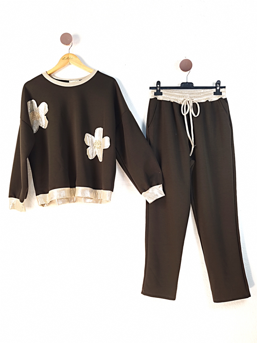 Προϊόν: Casual σετ με χρυσά λουλούδια - Καφέ Casual σετ με χρυσά λουλούδια - Καφέ