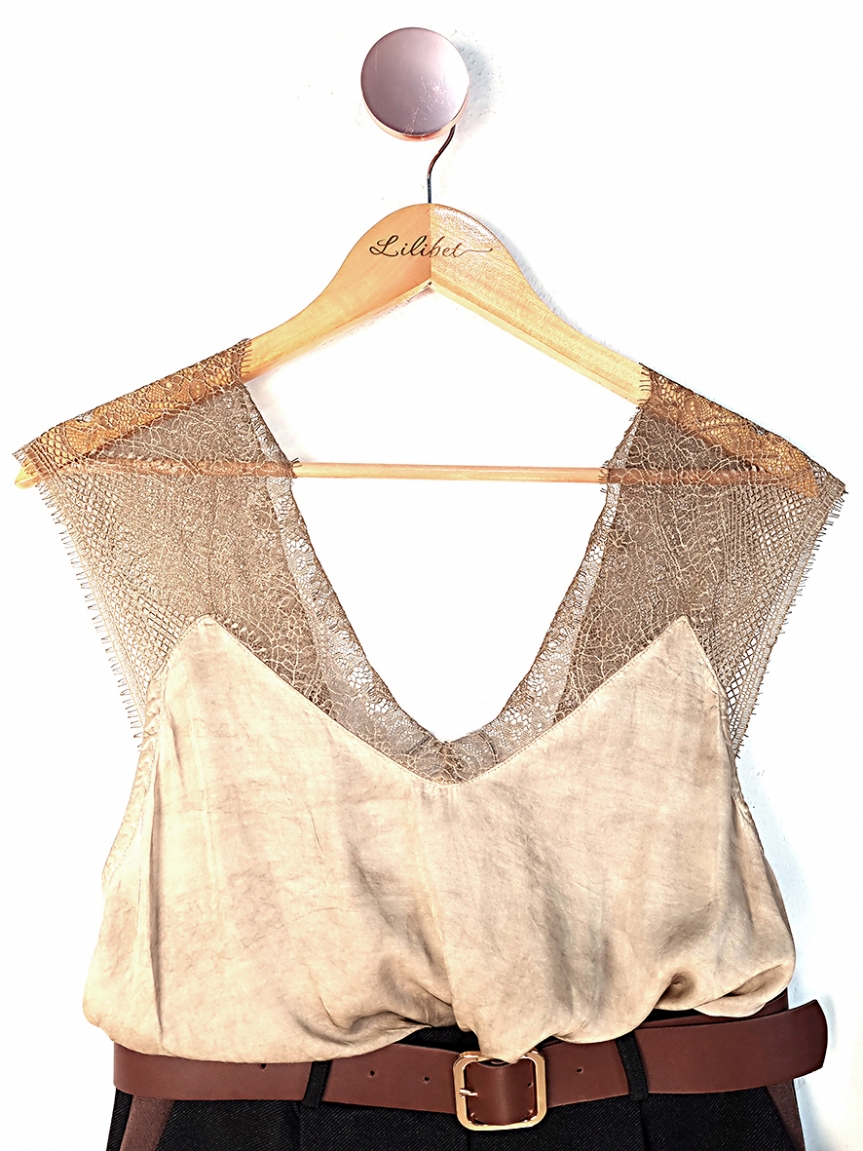 Προϊόν: Lingerie top με φίνα δαντέλα - Μπεζ Lingerie top με φίνα δαντέλα - Μπεζ