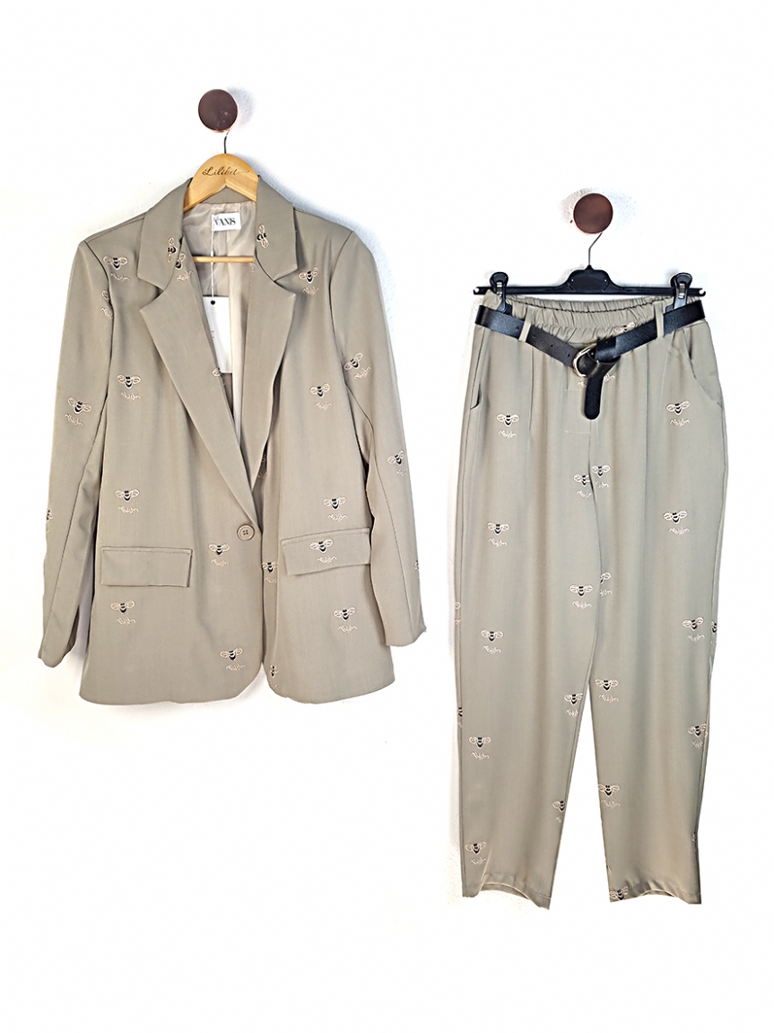 Προϊόν: Κοστούμι με σχέδιο μέλισσα - Μπεζ Κοστούμι με σχέδιο μέλισσα - Μπεζ